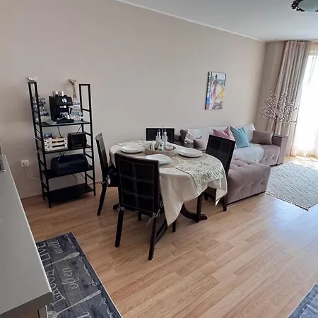 Nancy Sea View Apartment