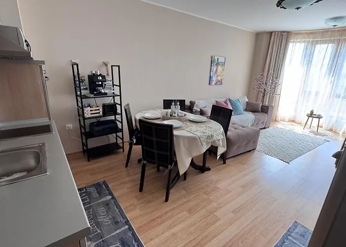 Nancy Sea View Апартамент