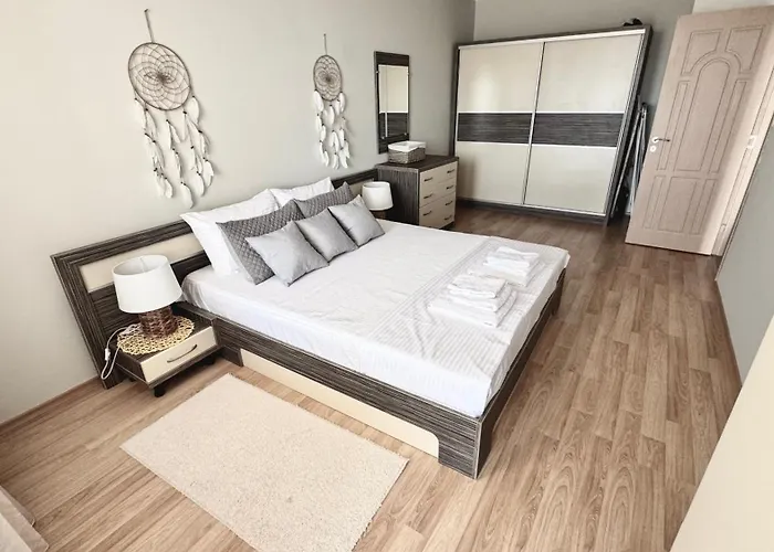 Nancy Sea View Апартамент Свети Влас