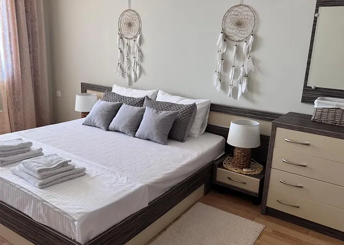 Nancy Sea View Свети Влас